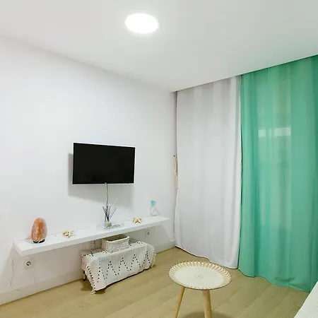 Aloha Apartment *